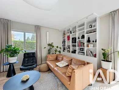 Traditional house at Dardilly (69570)