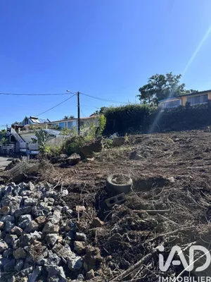 Land at Petite-Île (97429)