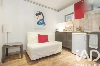 Apartment in Paris (75010)