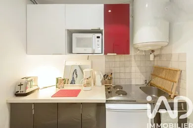 Apartment in Paris (75010)