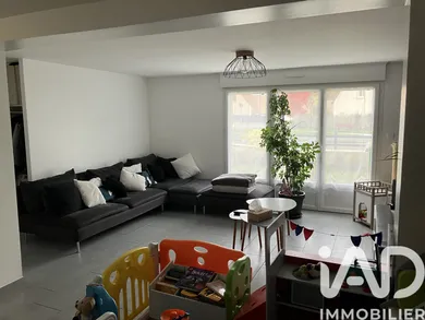 Village house at Ruaudin (72230)