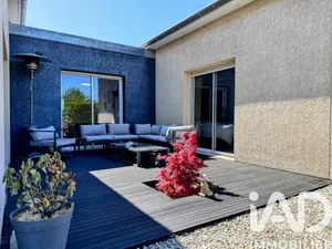 House at Bonneuil-les-Eaux (60120)