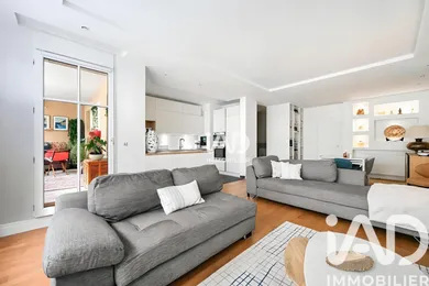 Apartment at Puteaux (92800)