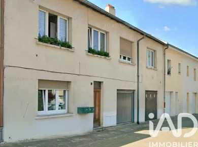Building in La Maxe (57140)