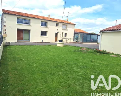 Maison à Doix (85200)