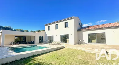 Architectural house in Uchaux (84100)