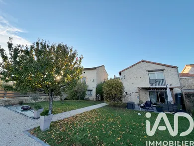 House in Neuville-de-Poitou (86170)