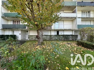 Apartment at Saint-Michel-sur-Orge (91240)