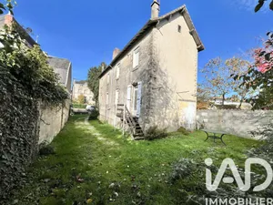 Townhouse in Civray (86400)