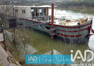 Péniche à Villeneuve-la-Garenne (92390)