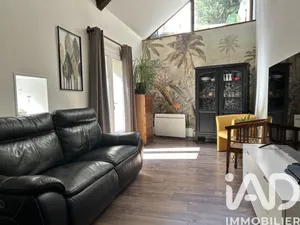 Townhouse at Saint-Arnoult-en-Yvelines (78730)