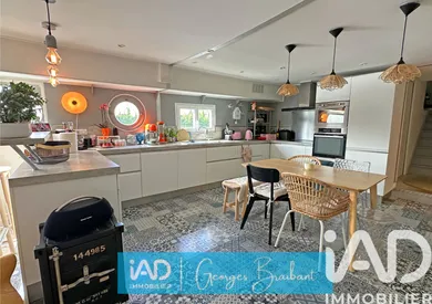 Péniche à Conflans-Sainte-Honorine (78700)