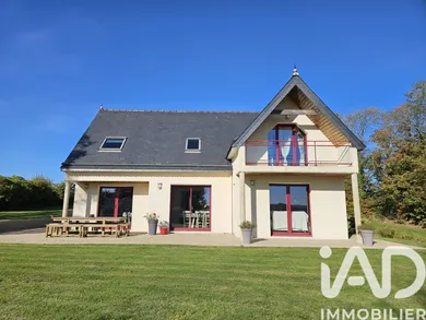 Village house at Guerlesquin (29650)