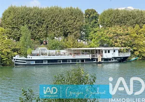 Péniche à Villeneuve-la-Garenne (92390)