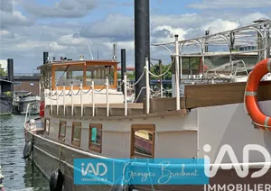 Barge in Asnières-sur-Seine (92600)