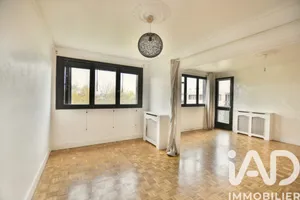 Apartment at Sainte-Geneviève-des-Bois (91700)