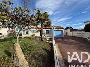 House at Sainte-Verge (79100)