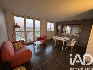 Apartment at Troyes (10000)