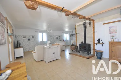 House in Gajan (30730)