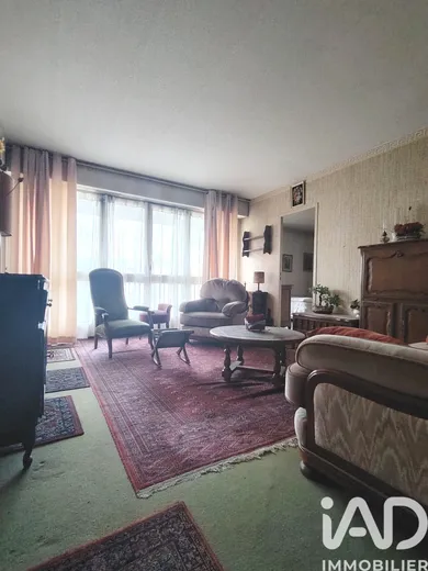 Apartment in Les Ulis (91940)