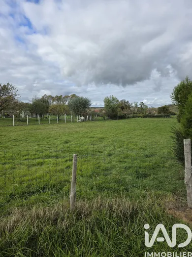 Terrain à bâtir à Saint-Gérand-le-Puy (03150)
