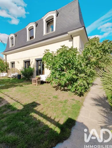 Maison à Carrières-sur-Seine (78420)