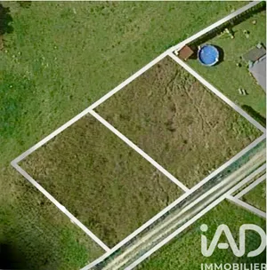 Land at Noé (89320)