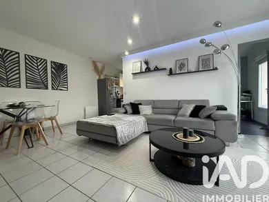 Apartment in Dammarie-lès-Lys (77190)