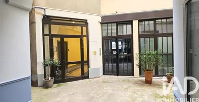 Apartment in Paris (75010)