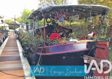 Barge in Poissy (78300)