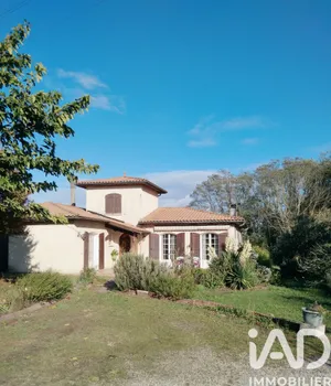 House at BUDOS (33720)