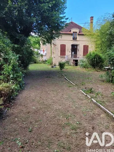 Village house in Ancy-le-Franc (89160)