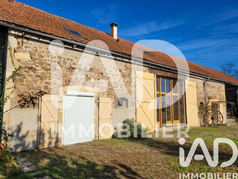 Maison 8 pièces 317 m² · à Néris-les-Bains · 317 m² · 175 000 €