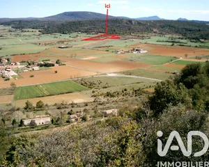 Land at Saint-Julien (83560)