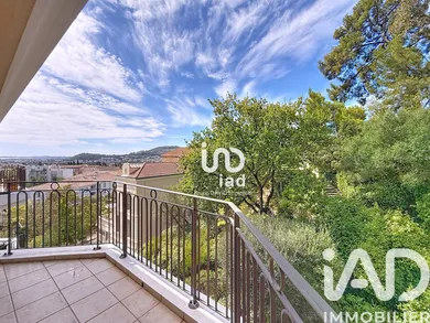 Apartment in Hyères (83400)
