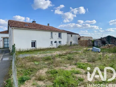 Maison traditionnelle à Mervent (85200)