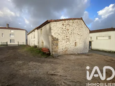 Maison traditionnelle à Mervent (85200)