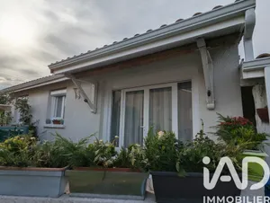 House at Saint-Seurin-sur-l'Isle (33660)