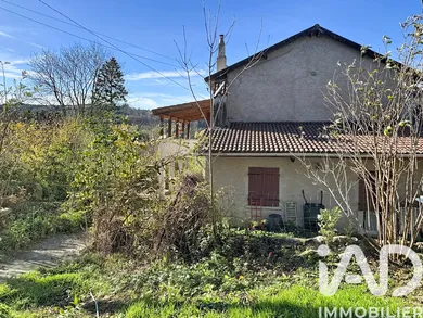 Maison de campagne à Saint-Amant-Roche-Savine (63890)