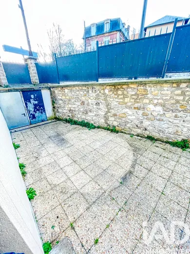 Apartment in Pontoise (95300)