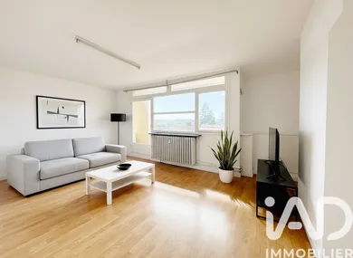 Apartment at Palaiseau (91120)