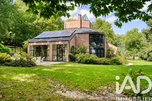 House at Saint-Prix (95390)