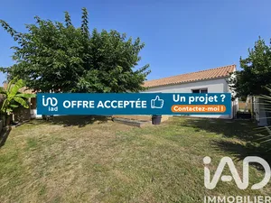 House at Saint-Lumine-de-Coutais (44310)