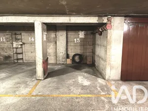 Parking in Paris (75015)