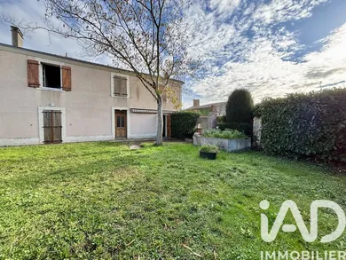 Maison à Val en Vignes (79290)