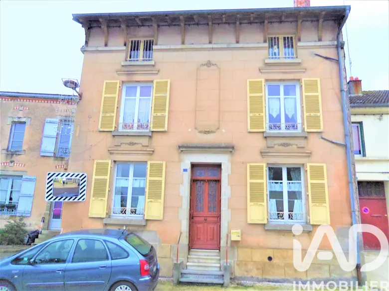 Maison 9 pièces 286 m² · à Jussey · 286 m² · 97 000 €