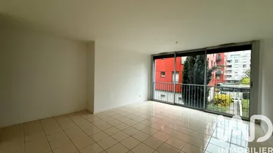Apartment in Grenoble (38100)