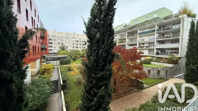 Apartment in Grenoble (38100)