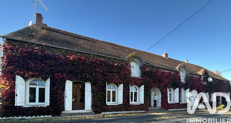 Maison 8 pièces 185 m² · à Bézenet · 185 m² · 138 000 €