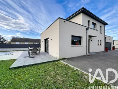 Maison à Saint-Laurent-de-Mure (69720)